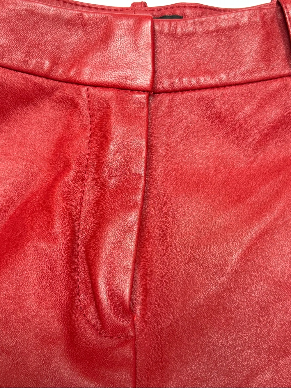 Lamarque Red High-Waist Leather Shorts - Picture 5 of 8